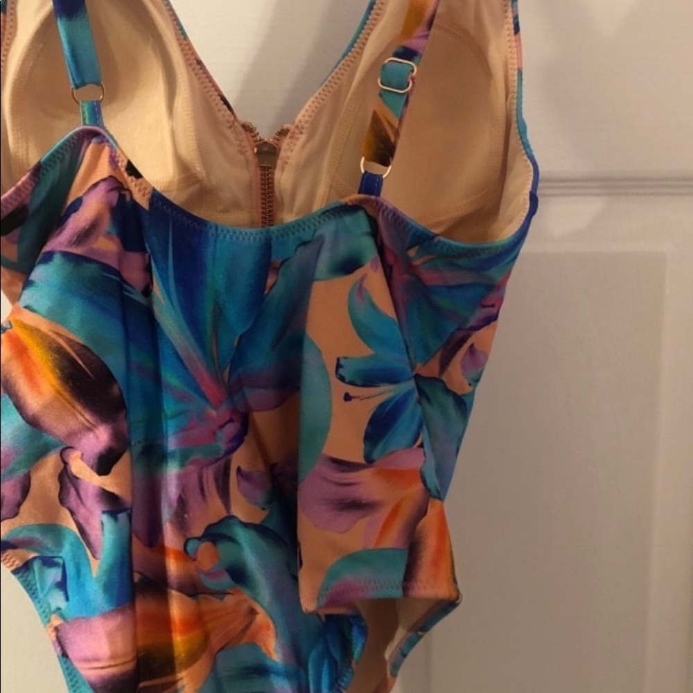 Swimsuit - Picture 2 of 2